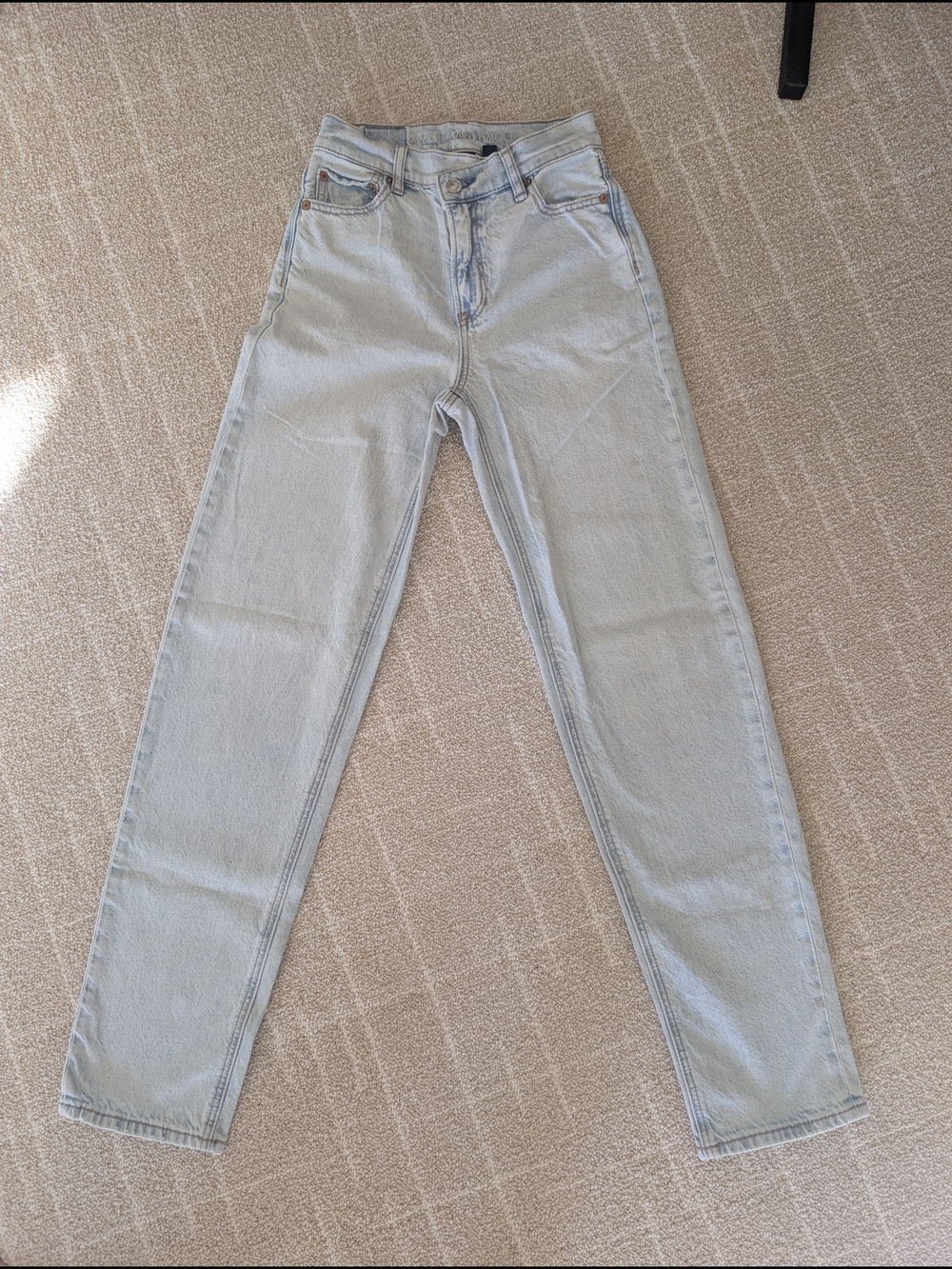 NWOT American Eagle Strigid Light Blue Highest-Rise Straight Jeans Sz 000